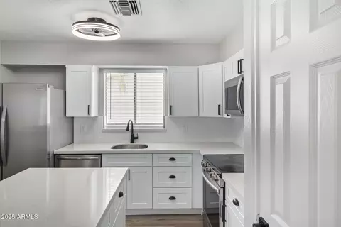 Kitchen - 702 N Evergreen St, Gilbert, AZ 85233 photo 2 of 2