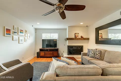 Living - 204 E Del Rio Dr, Tempe, AZ 85282 photo 7 of 7