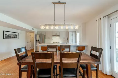 Dining - 204 E Del Rio Dr, Tempe, AZ 85282 photo 3 of 4