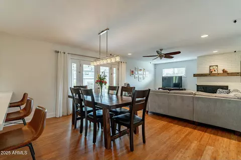 Dining - 204 E Del Rio Dr, Tempe, AZ 85282 photo 1 of 4