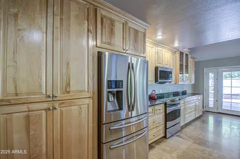 Kitchen - 13214 S 39th St, Phoenix, AZ 85044 photo 5 of 6