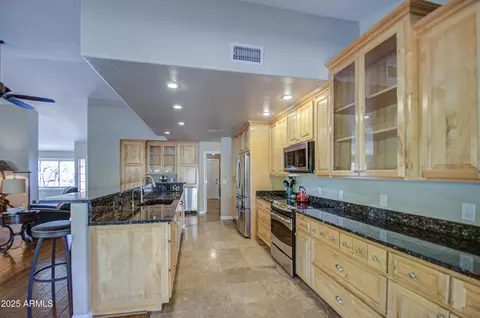 Kitchen - 13214 S 39th St, Phoenix, AZ 85044 photo 4 of 6