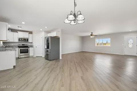 21189 E Blue Jay Ln, Florence, AZ 85132