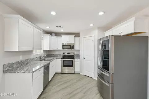 21189 E Blue Jay Ln, Florence, AZ 85132 photo 3