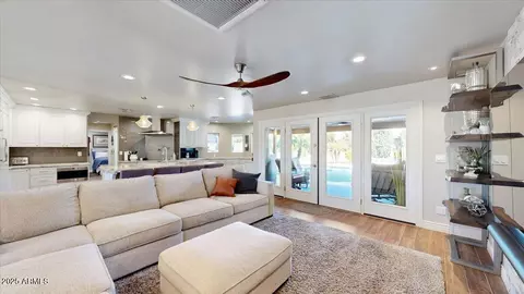 2410 E Cholla St, Phoenix, AZ 85028 photo 4