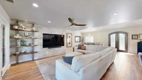 2410 E Cholla St, Phoenix, AZ 85028 photo 5