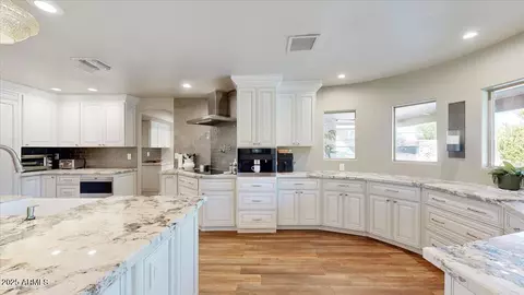 2410 E Cholla St, Phoenix, AZ 85028 photo 7