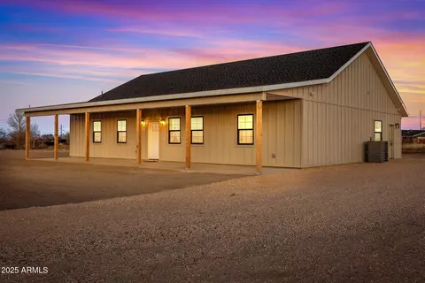 810 S 24th -- W, Saint Johns, AZ 85936