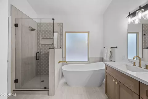 Bath - 567 W Laredo Ave, Gilbert, AZ 85233 photo 5 of 5