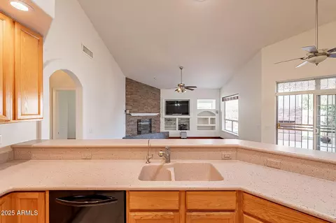 Kitchen - 4552 E Chuckwalla Cyn, Phoenix, AZ 85044 photo 6 of 7