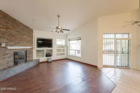 Living - 4552 E Chuckwalla Cyn, Phoenix, AZ 85044 photo 4 of 8
