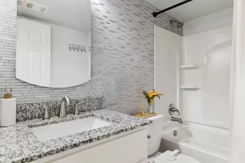 Bath - 3023 E John Cabot Dr, Phoenix, AZ 85032 photo 3 of 3