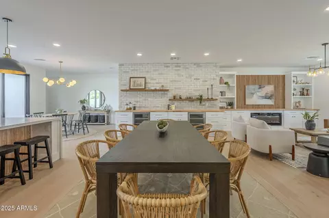 Dining - 2902 E Pierson St, Phoenix, AZ 85016 photo 2 of 3