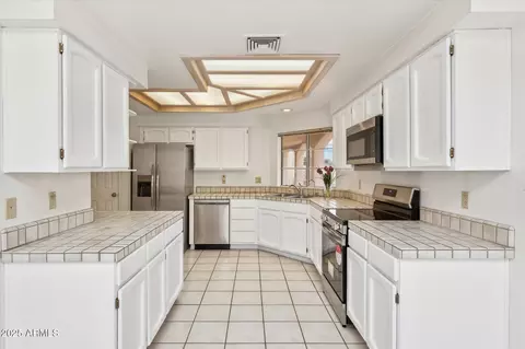 Kitchen - 6717 E Saddleback Cir, Mesa, AZ 85215 photo 1 of 2