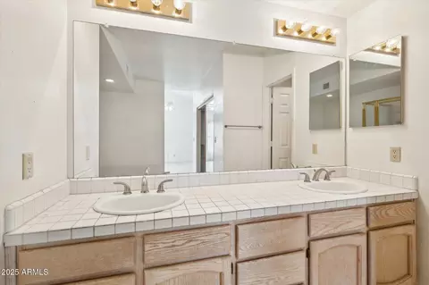 Bath - 6717 E Saddleback Cir, Mesa, AZ 85215 photo 1 of 3