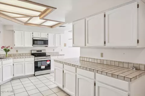 Kitchen - 6717 E Saddleback Cir, Mesa, AZ 85215 photo 2 of 2
