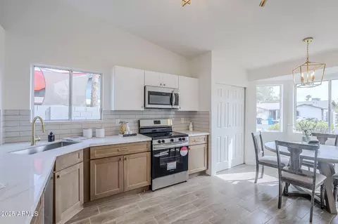 4814 E Pearce Rd, Phoenix, AZ 85044 photo 9