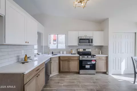 4814 E Pearce Rd, Phoenix, AZ 85044 photo 10
