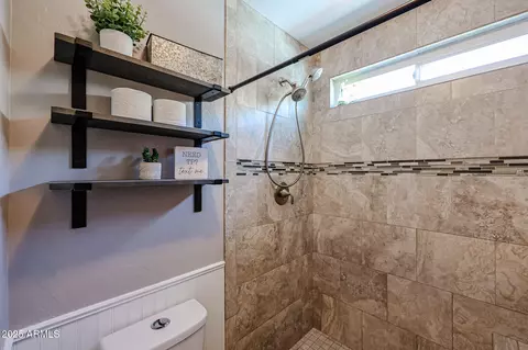 Bath - 853 E Ross Ave, Phoenix, AZ 85024 photo 6 of 7