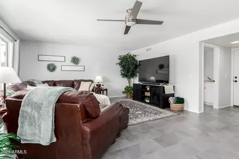 4233 E Vista Dr, Phoenix, AZ 85032 photo 11