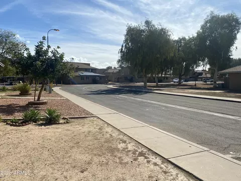 4231 N 69th Ln #1325, Phoenix, AZ 85033 photo 28