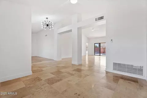 Living - 3913 E Goldfinch Gate Ln, Phoenix, AZ 85044 photo 2 of 7
