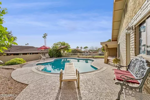 Exterior - 2231 E Orangewood Ave, Phoenix, AZ 85020 photo 4 of 12