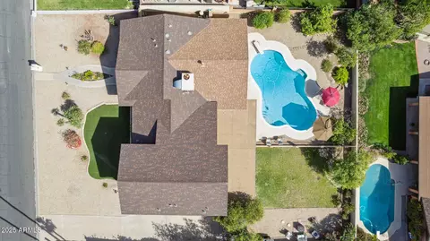 View/Area - 2231 E Orangewood Ave, Phoenix, AZ 85020 photo 1 of 5