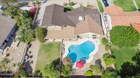 View/Area - 2231 E Orangewood Ave, Phoenix, AZ 85020 photo 5 of 5