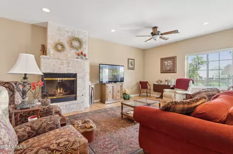 Living - 2231 E Orangewood Ave, Phoenix, AZ 85020 photo 3 of 6