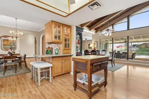 Entry Way - 2231 E Orangewood Ave, Phoenix, AZ 85020 photo 5 of 5