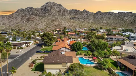 View/Area - 2231 E Orangewood Ave, Phoenix, AZ 85020 photo 2 of 5