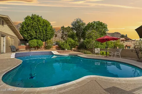 2231 E Orangewood Ave, Phoenix, AZ 85020