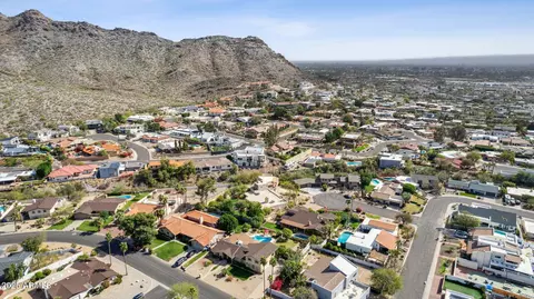 View/Area - 2231 E Orangewood Ave, Phoenix, AZ 85020 photo 3 of 5