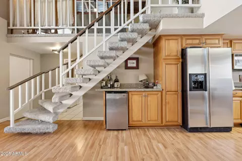 Entry Way - 2231 E Orangewood Ave, Phoenix, AZ 85020 photo 4 of 5
