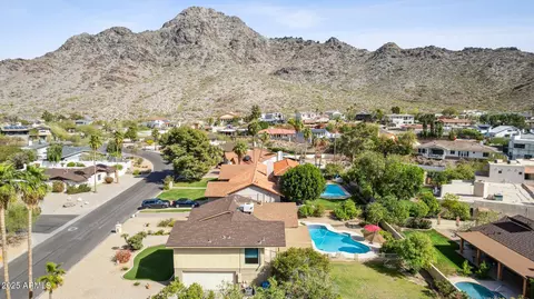 View/Area - 2231 E Orangewood Ave, Phoenix, AZ 85020 photo 4 of 5
