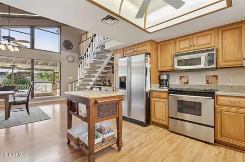 Kitchen - 2231 E Orangewood Ave, Phoenix, AZ 85020 photo 1 of 2