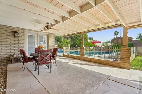 Exterior - 2231 E Orangewood Ave, Phoenix, AZ 85020 photo 11 of 12