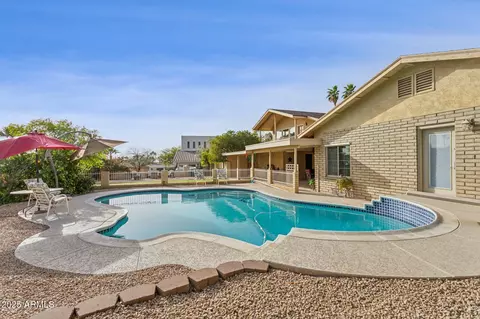 Exterior - 2231 E Orangewood Ave, Phoenix, AZ 85020 photo 5 of 12