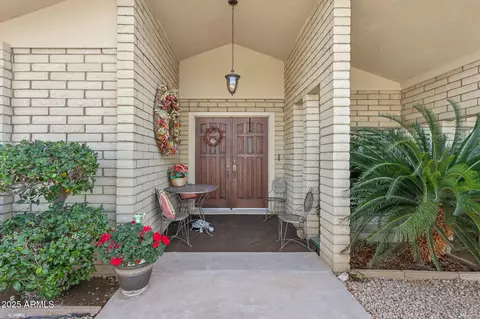 Exterior - 2231 E Orangewood Ave, Phoenix, AZ 85020 photo 2 of 12