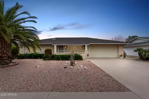 10110 W Sombrero Cir, Sun City, AZ 85373