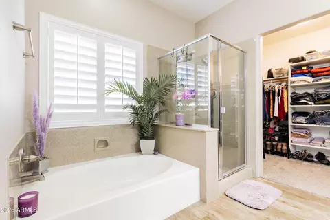 Bath - 4365 E Anderson Dr, Phoenix, AZ 85032 photo 2 of 4