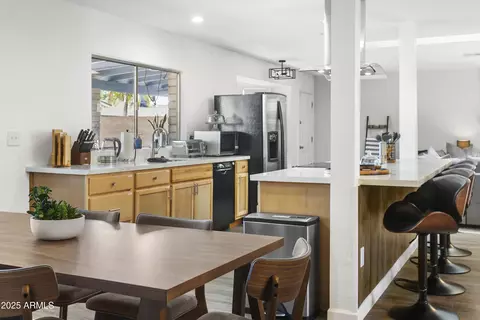 402 E Muriel Dr, Phoenix, AZ 85022 photo 7