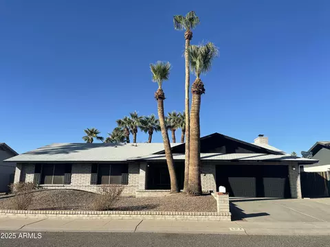 402 E Muriel Dr, Phoenix, AZ 85022