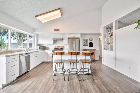 Kitchen - 4229 W Aster Dr, Phoenix, AZ 85029 photo 2 of 5