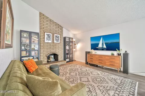 Living - 4229 W Aster Dr, Phoenix, AZ 85029 photo 2 of 3