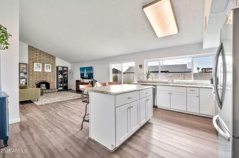 Kitchen - 4229 W Aster Dr, Phoenix, AZ 85029 photo 5 of 5
