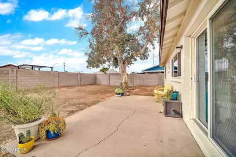 Exterior - 4229 W Aster Dr, Phoenix, AZ 85029 photo 7 of 8