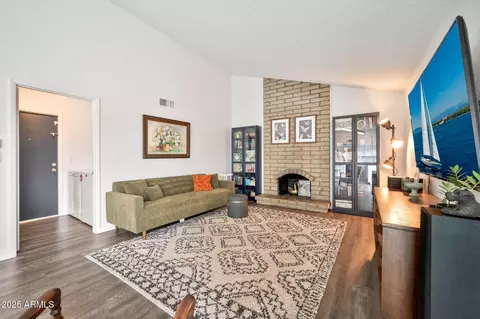 Living - 4229 W Aster Dr, Phoenix, AZ 85029 photo 3 of 3