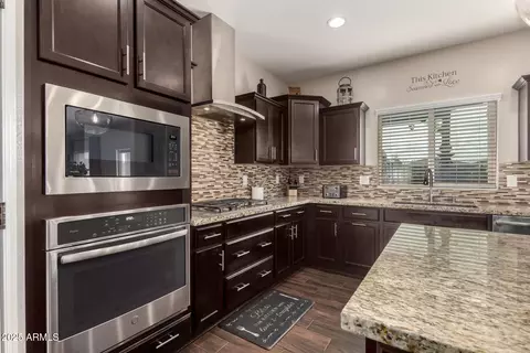 Kitchen - 7337 S Debra Dr, Gilbert, AZ 85298 photo 4 of 6